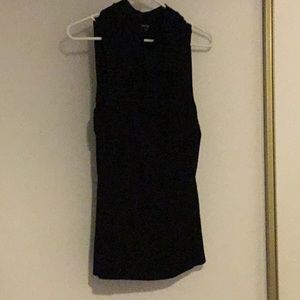 Women’s Sleeveless Guess top